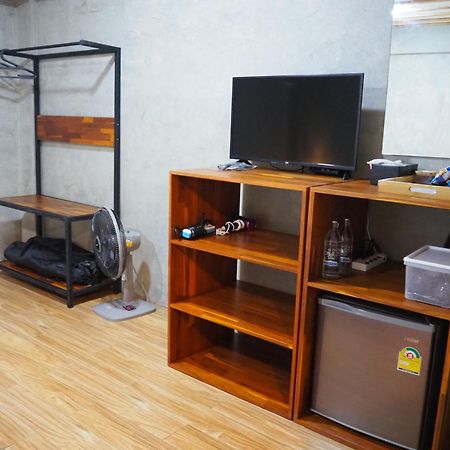 Banmai87 Guest House บ้านไม้87 เกสต์เฮ้าส์ Ayutthaya Eksteriør billede