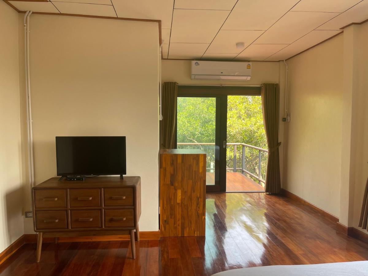 Banmai87 Guest House บ้านไม้87 เกสต์เฮ้าส์ Ayutthaya Eksteriør billede