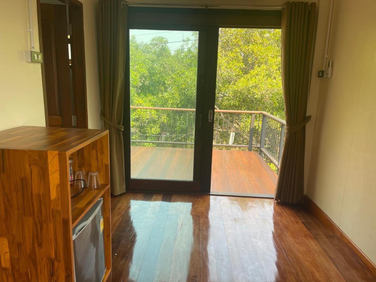 Banmai87 Guest House บ้านไม้87 เกสต์เฮ้าส์ Ayutthaya Eksteriør billede