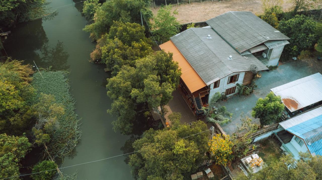 Banmai87 Guest House บ้านไม้87 เกสต์เฮ้าส์ Ayutthaya Eksteriør billede