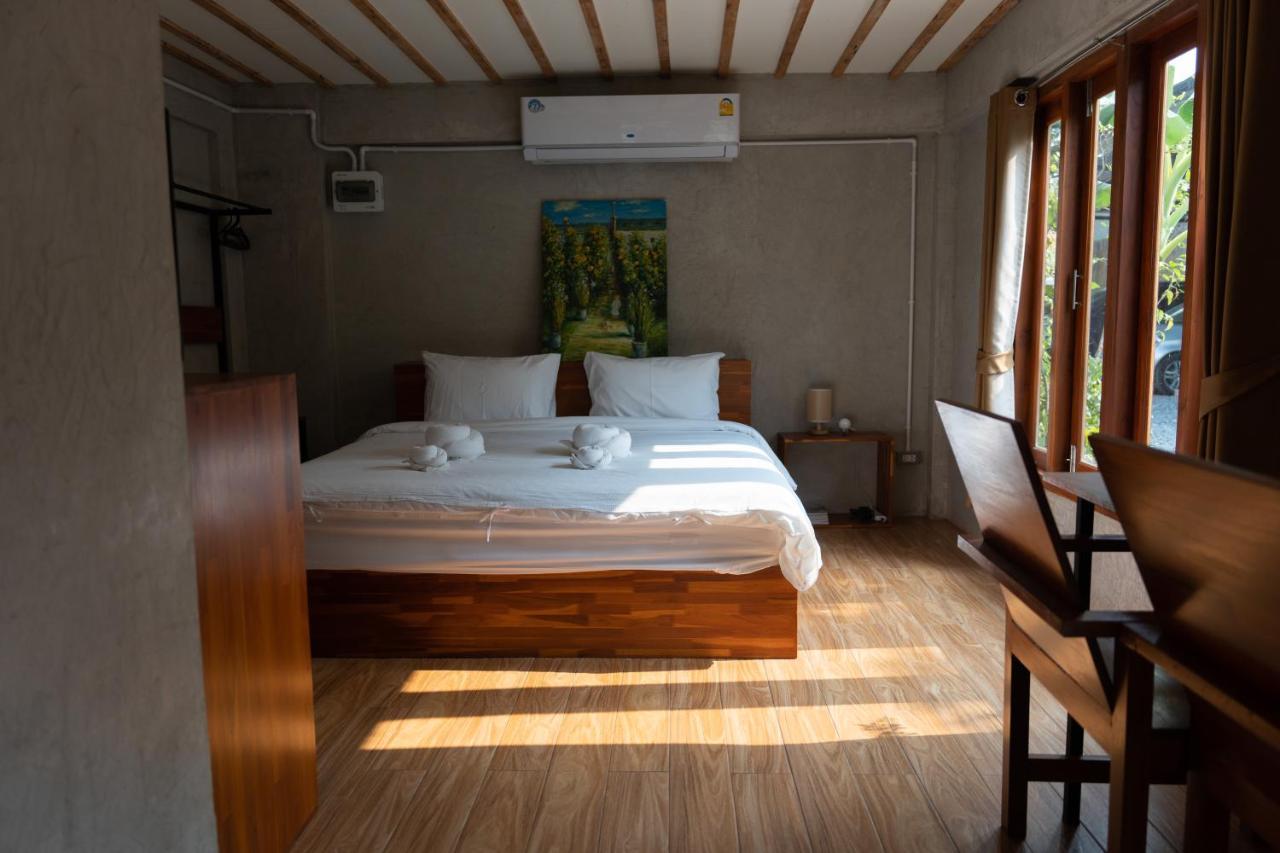 Banmai87 Guest House บ้านไม้87 เกสต์เฮ้าส์ Ayutthaya Eksteriør billede