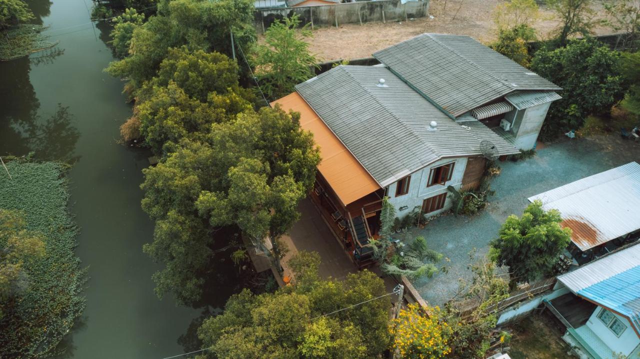 Banmai87 Guest House บ้านไม้87 เกสต์เฮ้าส์ Ayutthaya Eksteriør billede