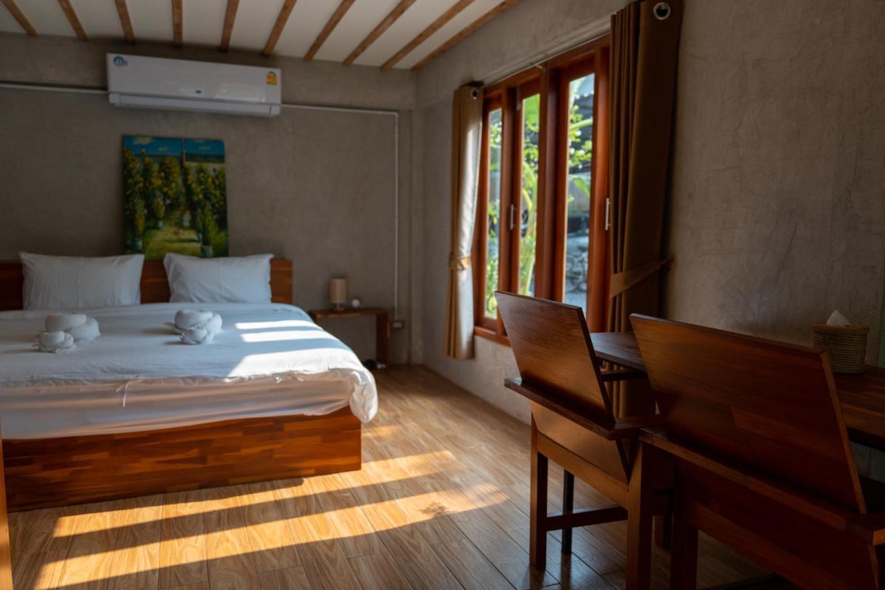 Banmai87 Guest House บ้านไม้87 เกสต์เฮ้าส์ Ayutthaya Eksteriør billede