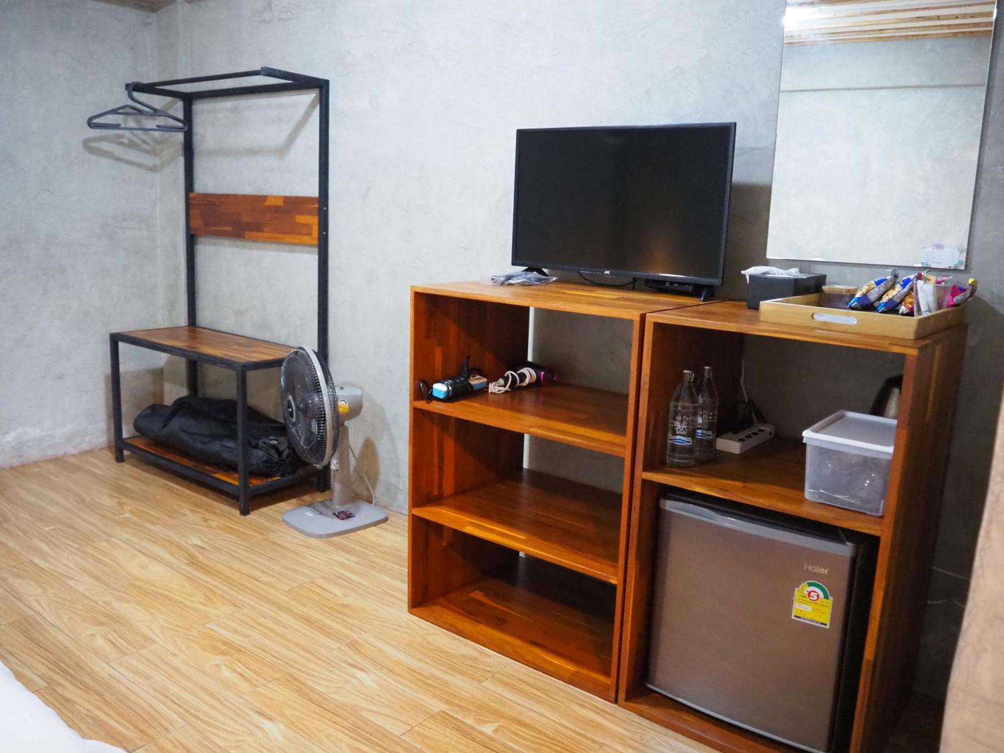 Banmai87 Guest House บ้านไม้87 เกสต์เฮ้าส์ Ayutthaya Eksteriør billede