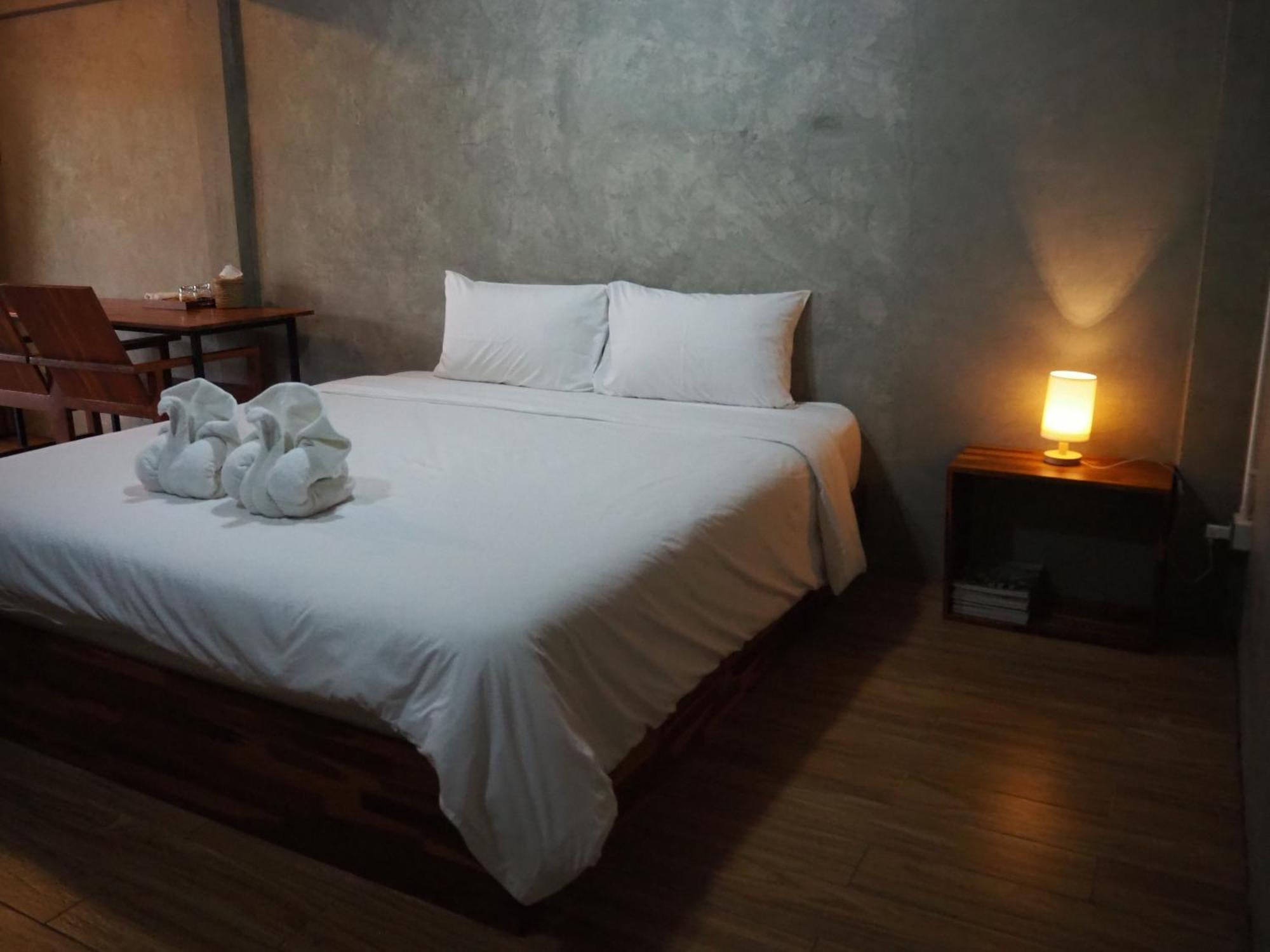 Banmai87 Guest House บ้านไม้87 เกสต์เฮ้าส์ Ayutthaya Eksteriør billede