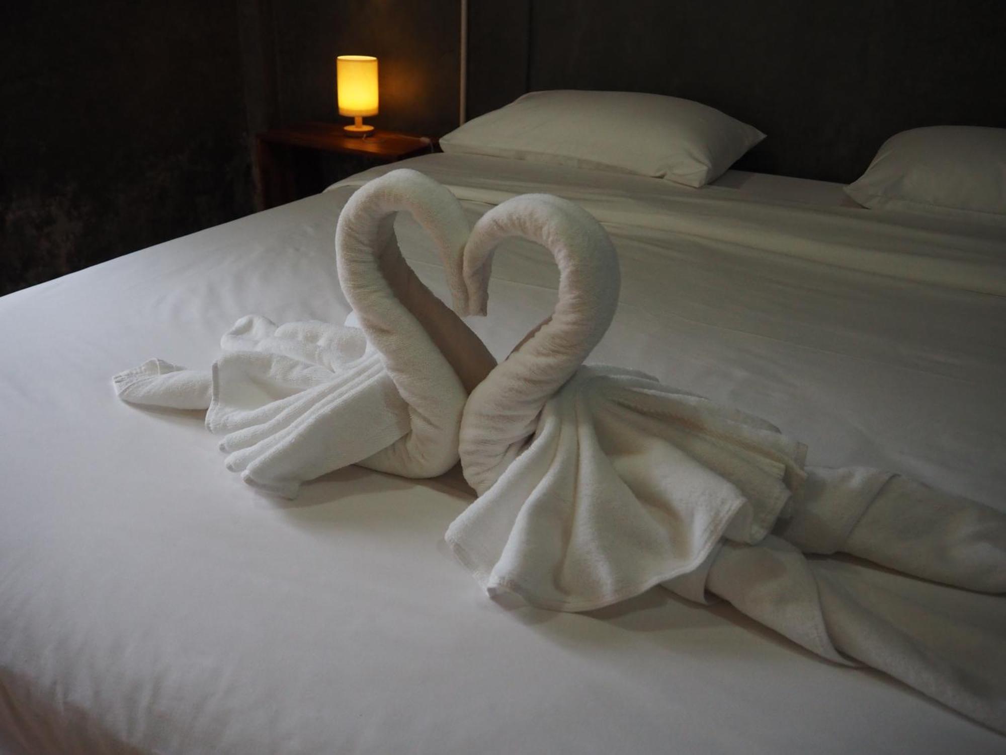 Banmai87 Guest House บ้านไม้87 เกสต์เฮ้าส์ Ayutthaya Eksteriør billede