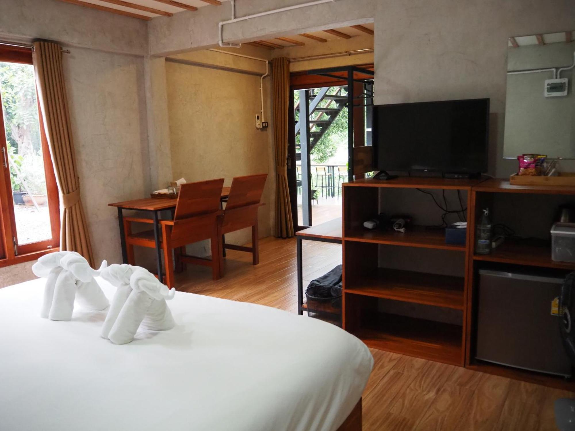 Banmai87 Guest House บ้านไม้87 เกสต์เฮ้าส์ Ayutthaya Eksteriør billede
