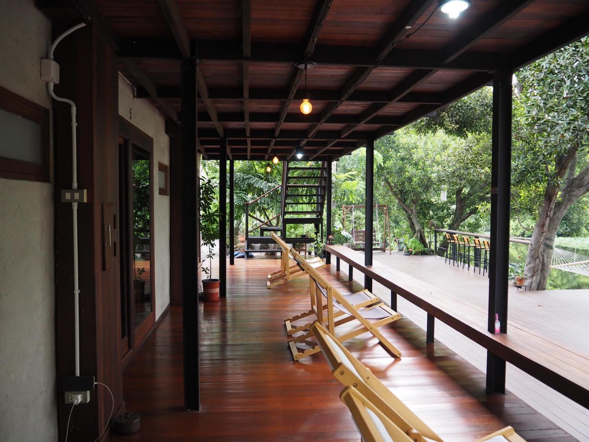 Banmai87 Guest House บ้านไม้87 เกสต์เฮ้าส์ Ayutthaya Eksteriør billede